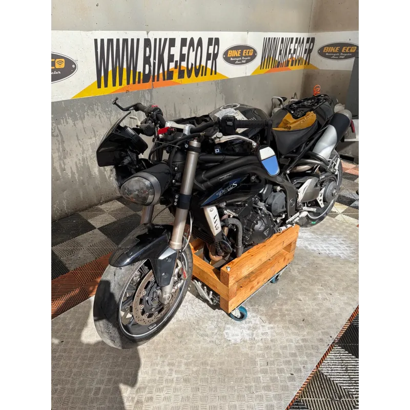 TRIUMPH SPEED TRIPLE 1050