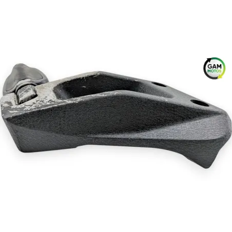Repose pieds arriere droit BENDA LFC 700 2023 - 2025