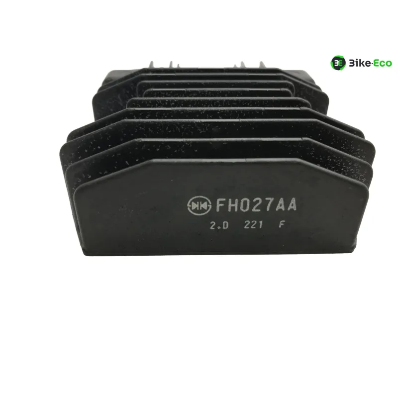 Regulateur charge batterie YAMAHA MT07 700 2023-2024