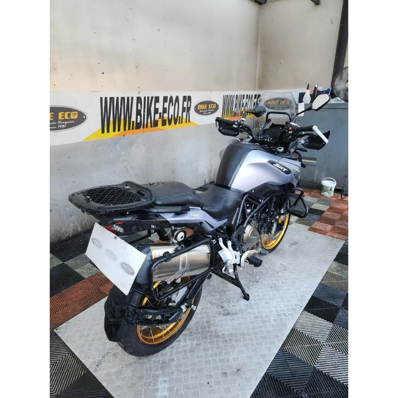 QJ MOTOR SRT 700 SX TOURING