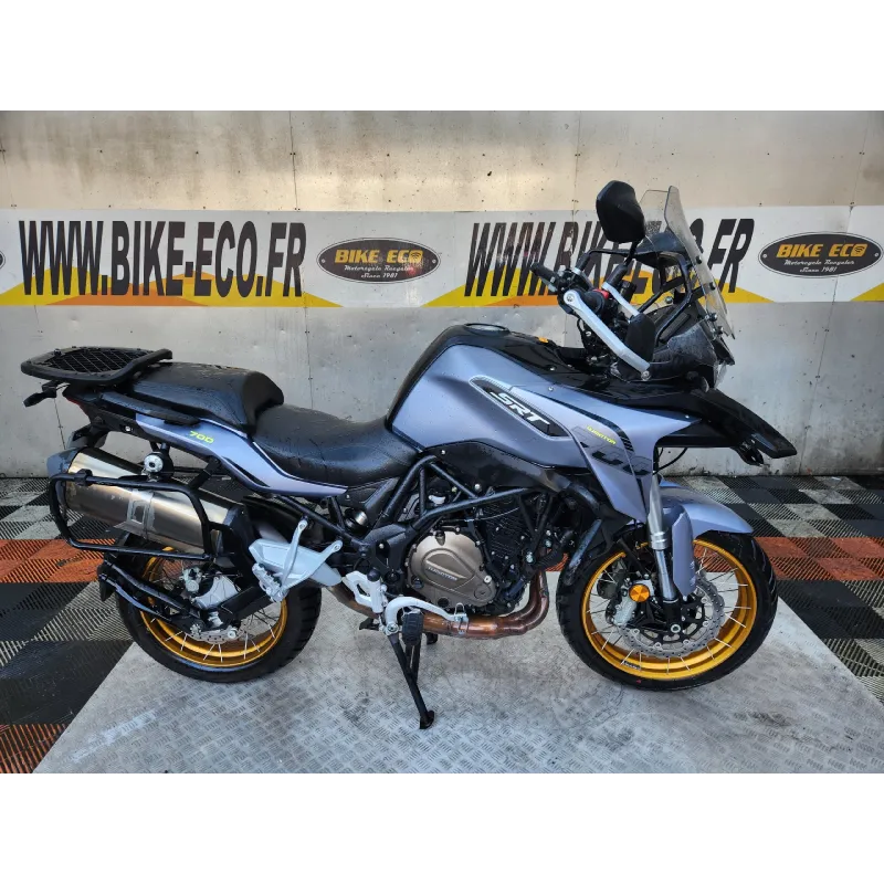QJ MOTOR SRT 700 SX TOURING