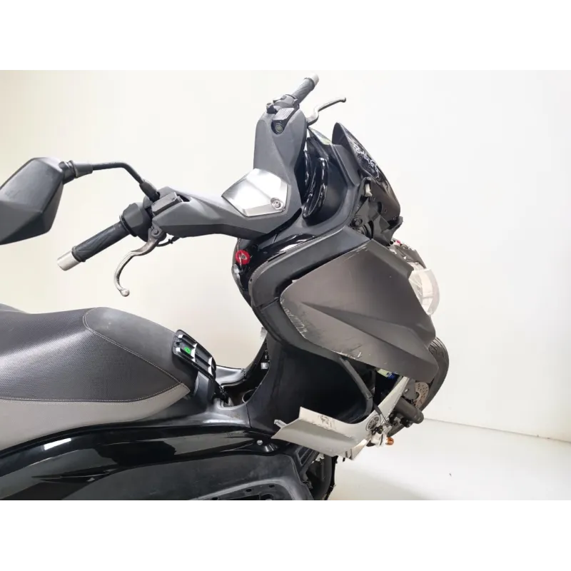 YAMAHA X MAX 125