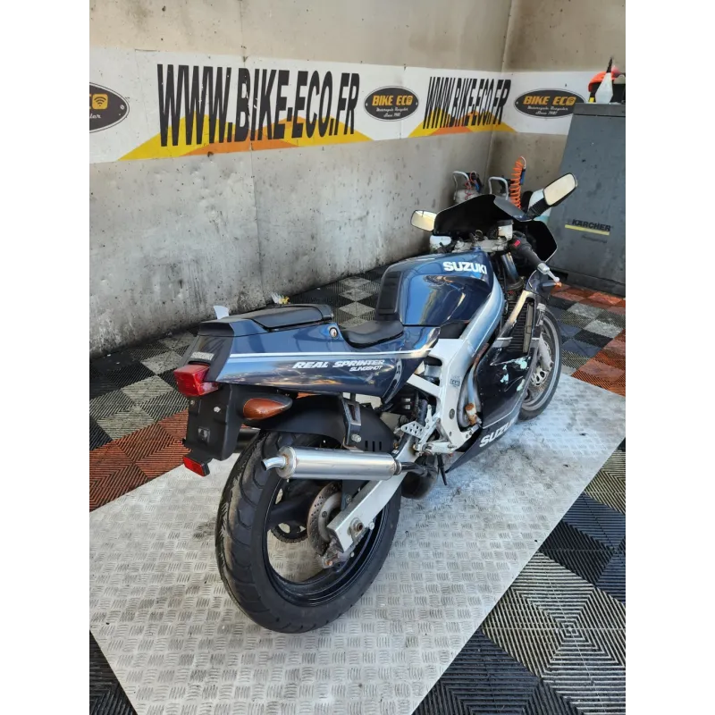 SUZUKI RGV 250