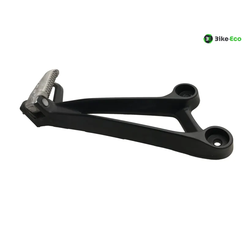 Platine et repose pieds arriere droit YAMAHA MT07 700 2023-2024