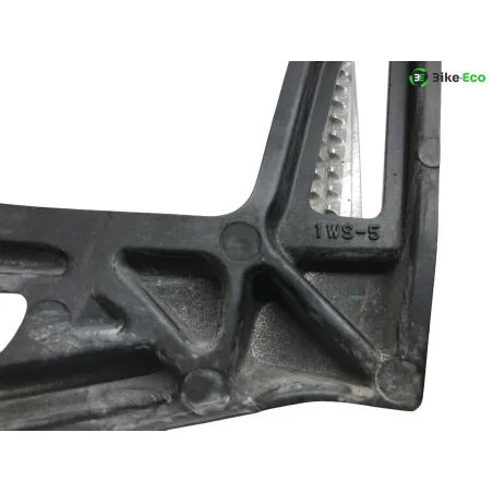 Platine et repose pieds arriere droit YAMAHA MT07 700 2023-2024