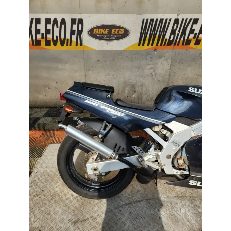 SUZUKI RGV 250