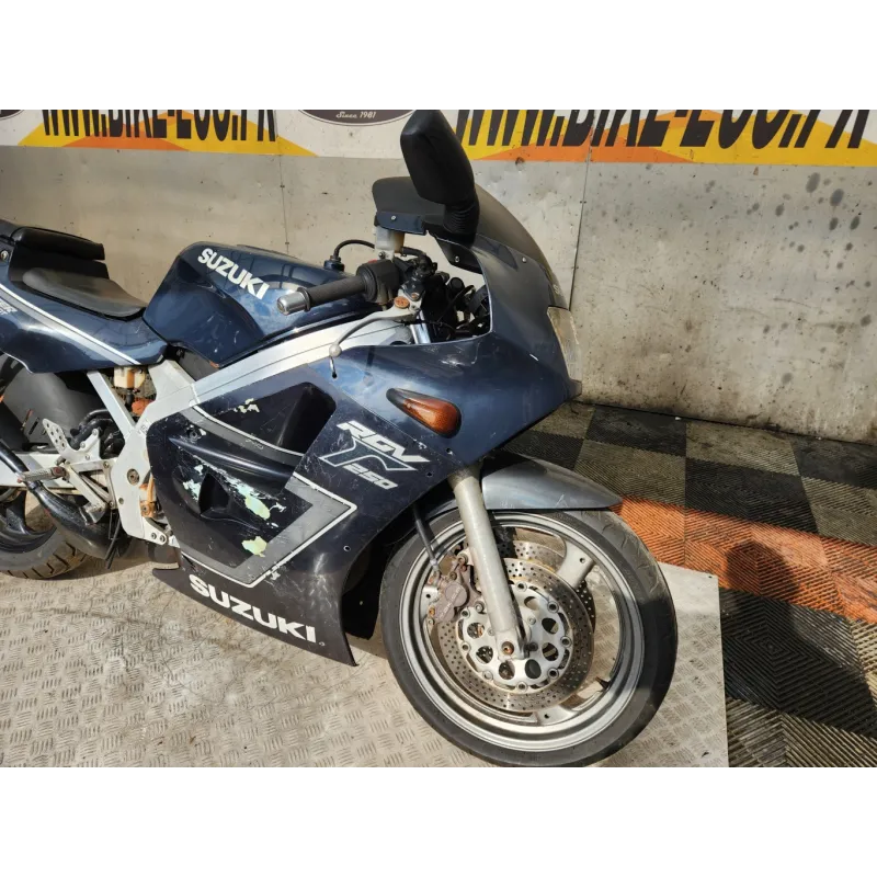 SUZUKI RGV 250