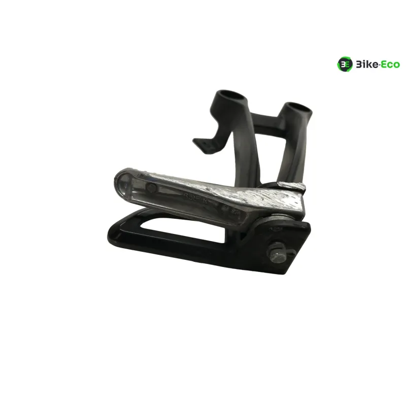 Platine et repose pieds arriere droit YAMAHA MT07 700 2023-2024