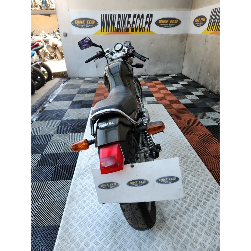 YAMAHA SRX 600