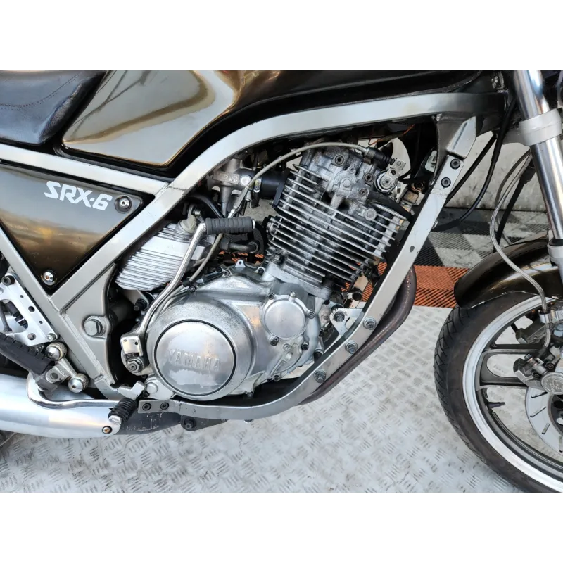 YAMAHA SRX 600