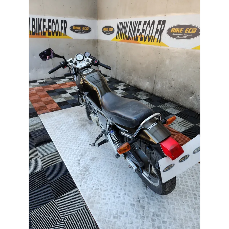 YAMAHA SRX 600