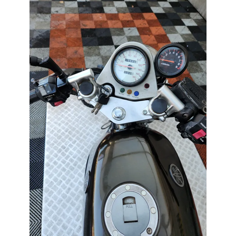 YAMAHA SRX 600