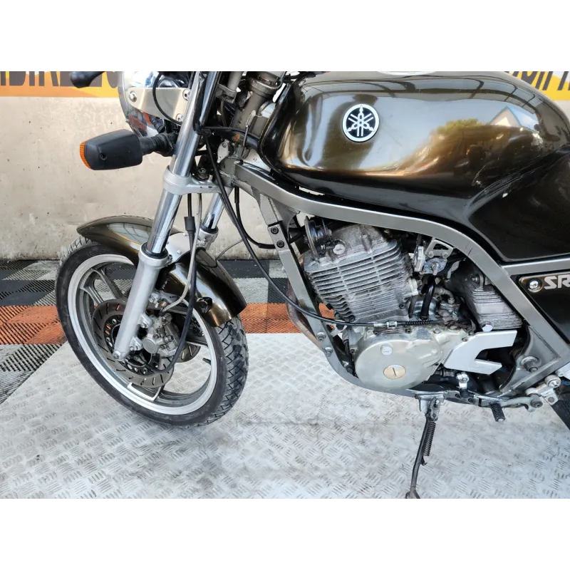 YAMAHA SRX 600