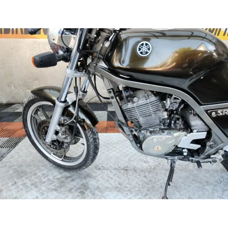YAMAHA SRX 600