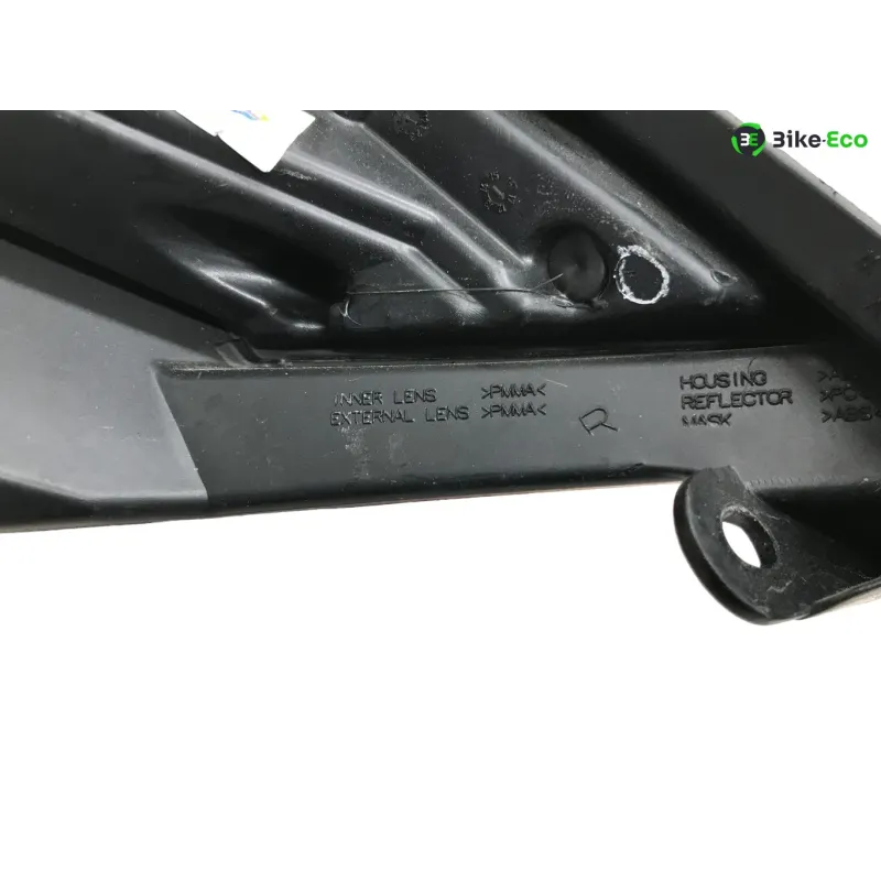 Feu arriere PEUGEOT METROPOLIS 400 2017-2020