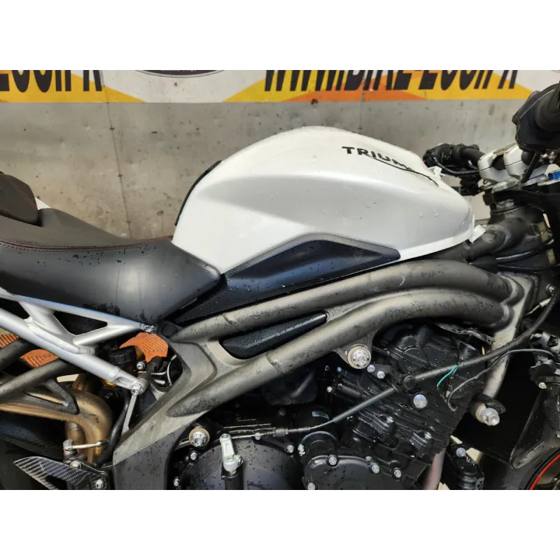 TRIUMPH 1050 SPEED TRIPLE RS