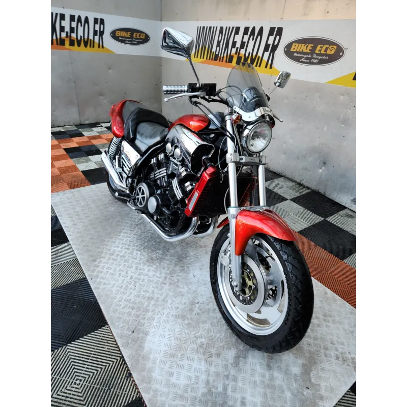 YAMAHA VMAX 1200