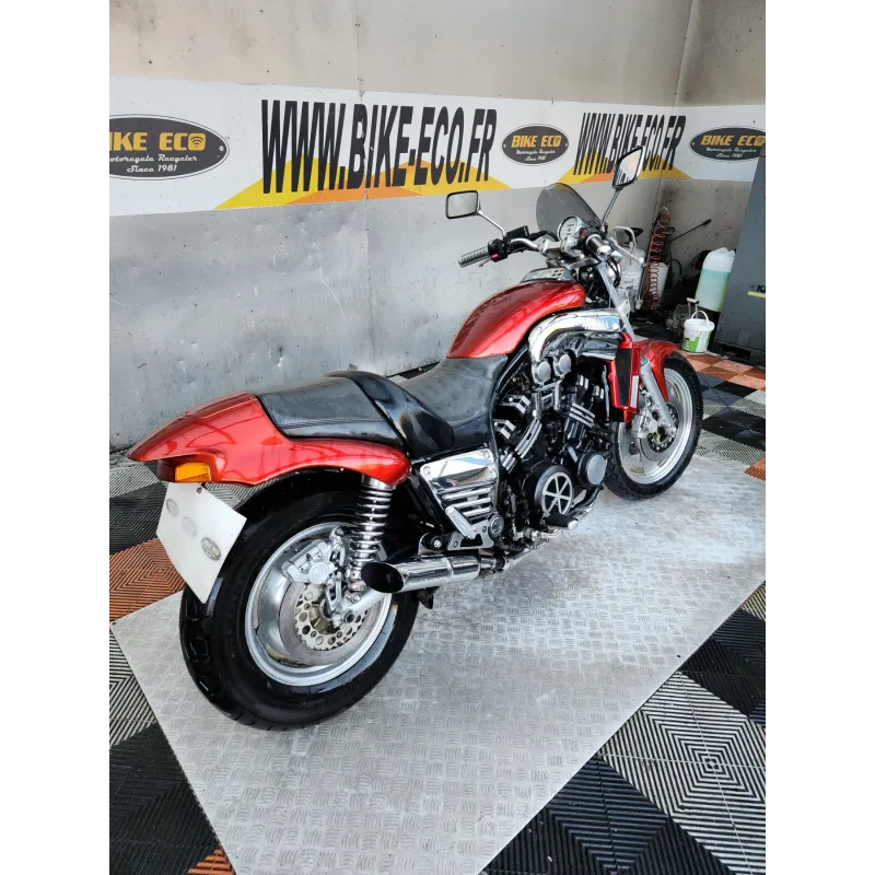 YAMAHA VMAX 1200