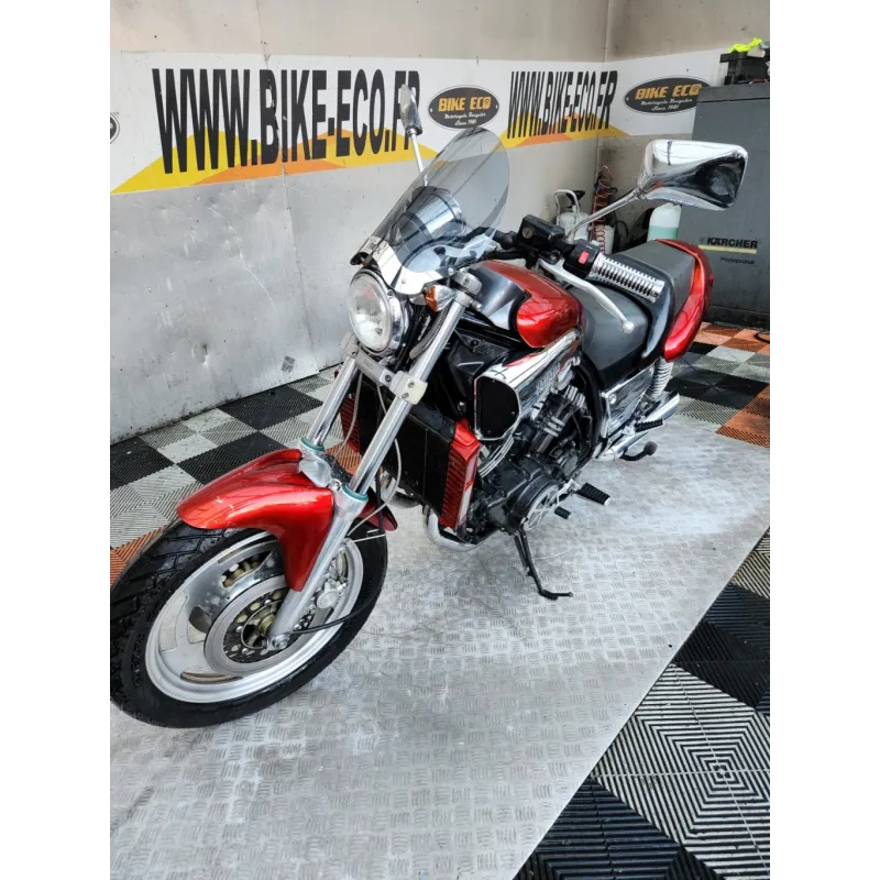 YAMAHA VMAX 1200