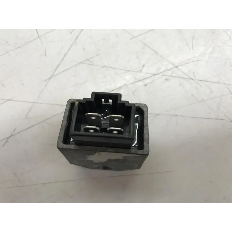 Regulateur charge batterie PEUGEOT LUDIX 50 2004-2005 ONE 10P