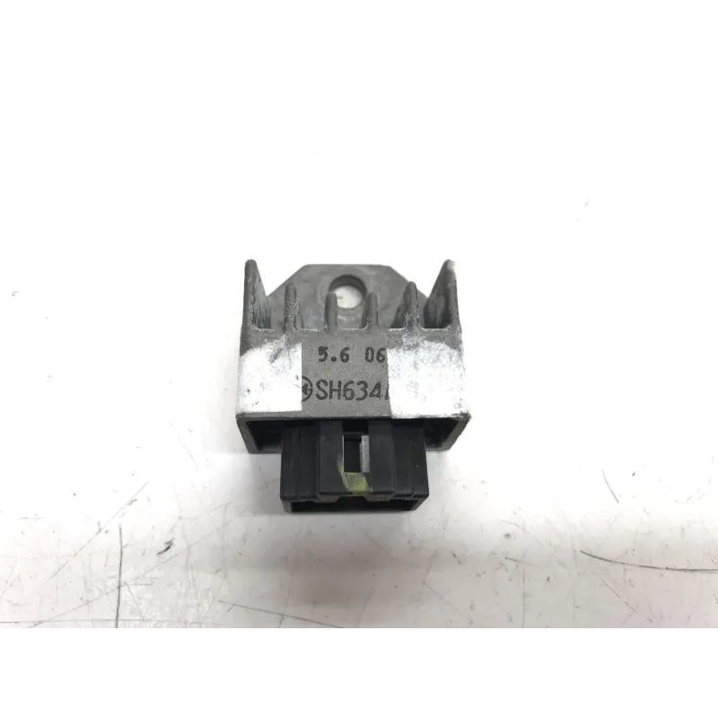 Regulateur charge batterie PEUGEOT LUDIX 50 2004-2005 ONE 10P