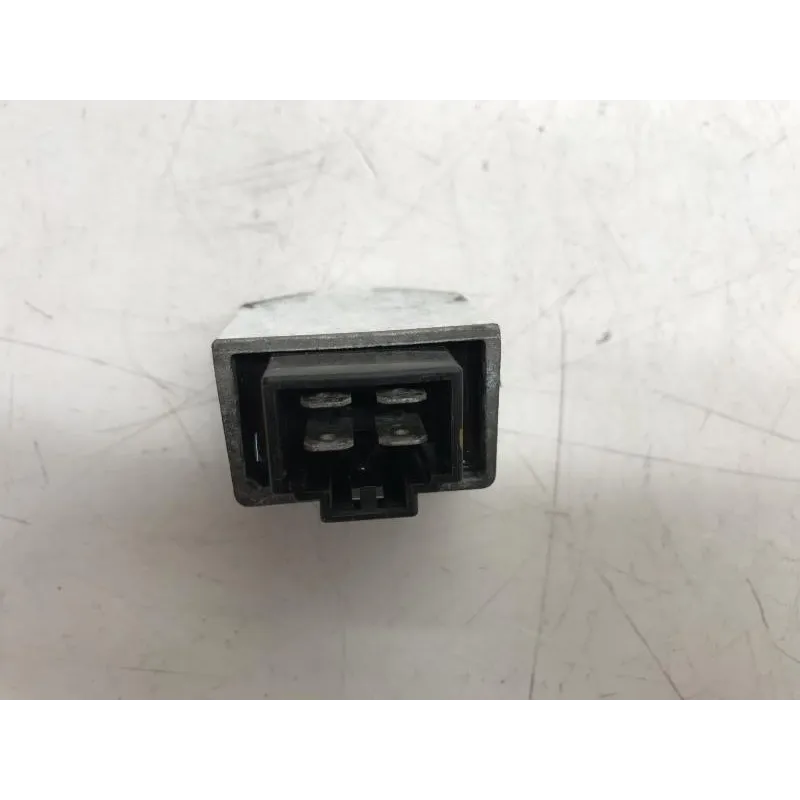 Regulateur charge batterie PEUGEOT LUDIX 50 2004-2005 ONE 10P