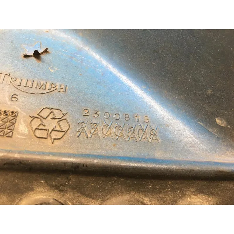 Cache carenage sous selle droit TRIUMPH TIGER 900 1993-1998