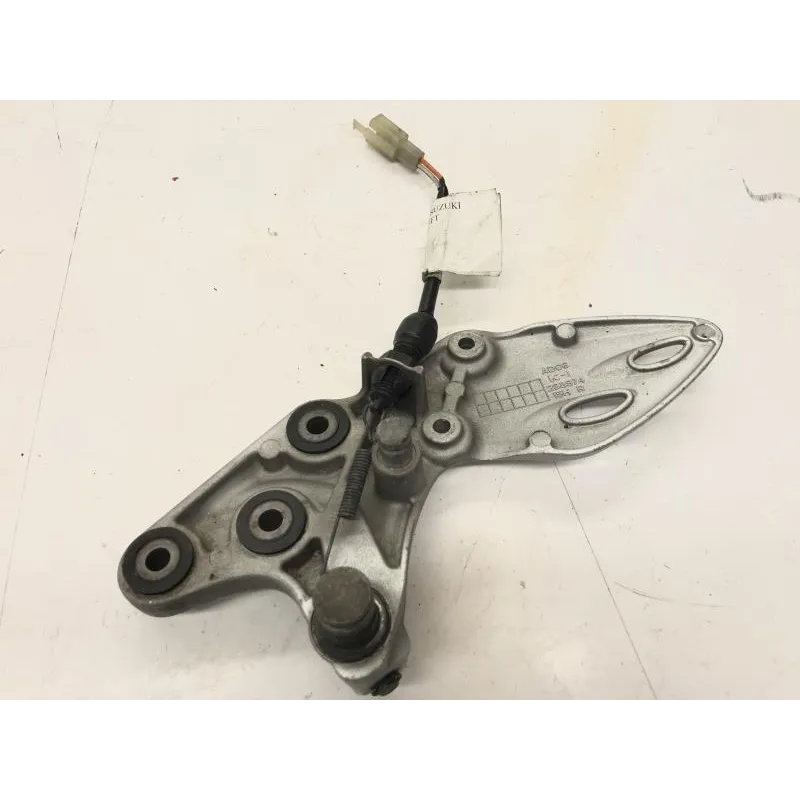 Platine avant droite SUZUKI GSXR 1300 2008-2017 HAYABUSA