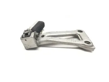 Platine et repose pieds arriere droit SUZUKI GSF 400 1991-1993 BANDIT