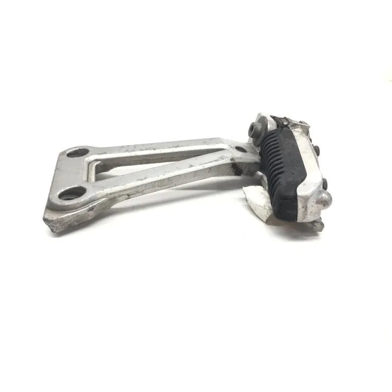 Platine et repose pieds arriere droit SUZUKI GSF 400 1991-1993 BANDIT