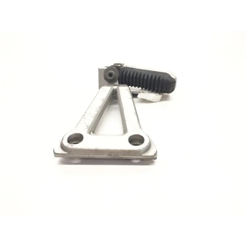 Platine et repose pieds arriere droit SUZUKI GSF 400 1991-1993 BANDIT