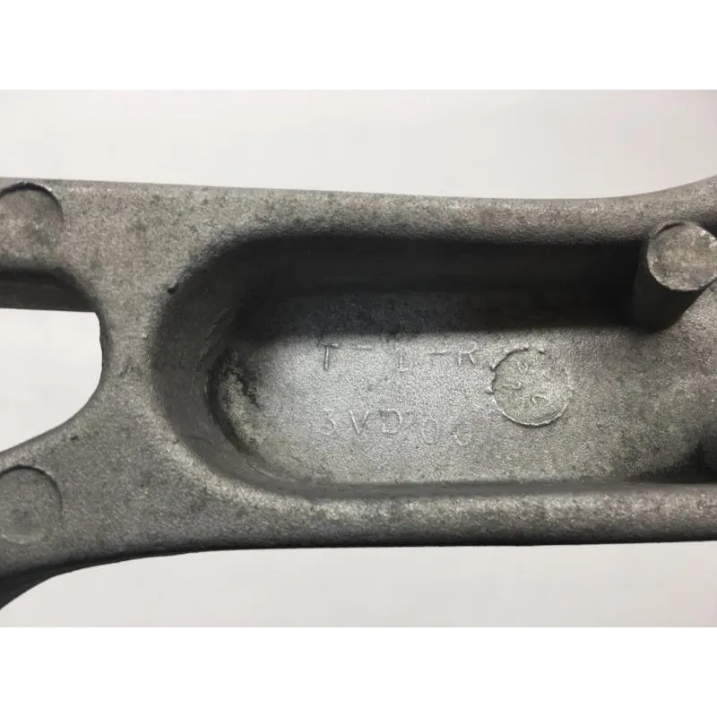Platine et repose pieds arriere droit YAMAHA TDM 850 1991-1993