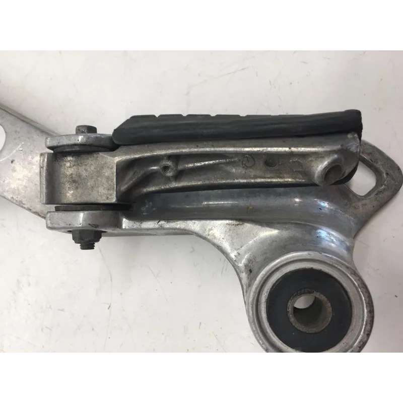 Platine et repose pieds arriere gauche YAMAHA TDM 850 1996-2001