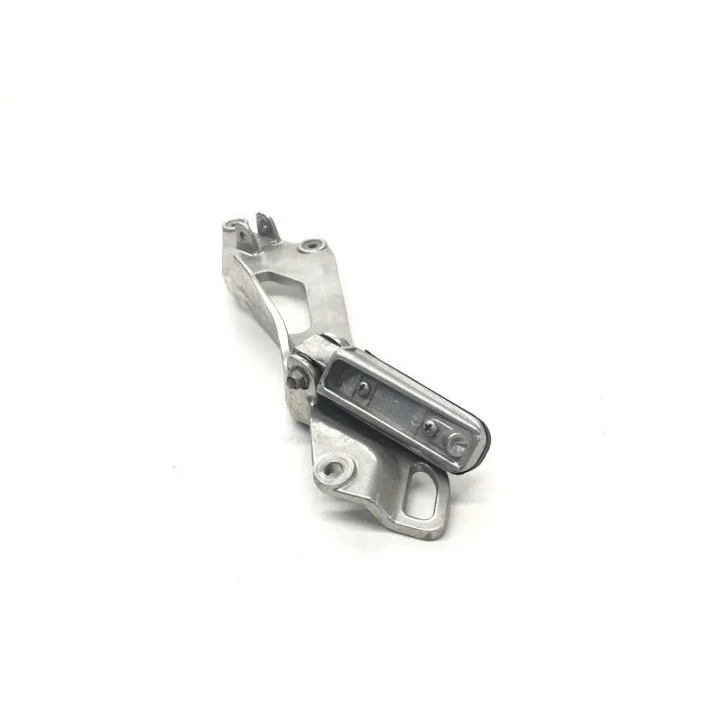 Platine et repose pieds arriere gauche YAMAHA TDM 900 2002-2005