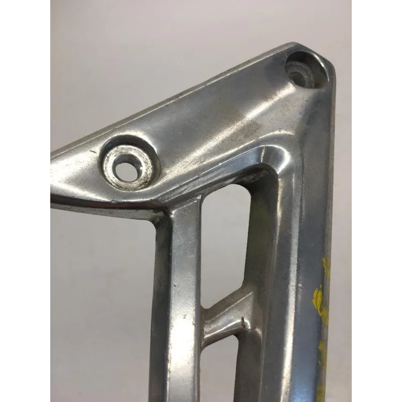 Platine arriere droite YAMAHA FZS 1000 2001-2003 FAZER