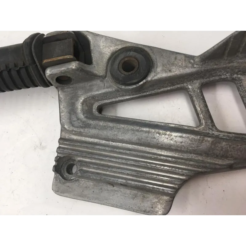 Platine et repose pieds arriere gauche YAMAHA XJ 600 1989-1991