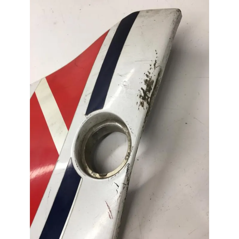 Cache carenage coque arriere gauche YAMAHA FZ 600 1986-1988