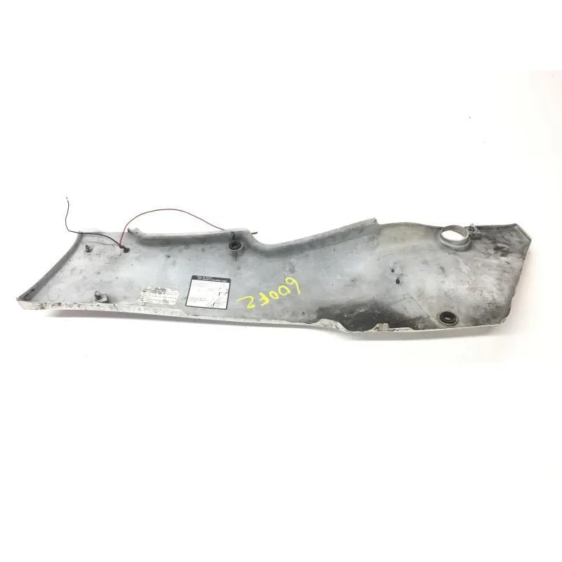 Cache carenage coque arriere gauche YAMAHA FZ 600 1986-1988