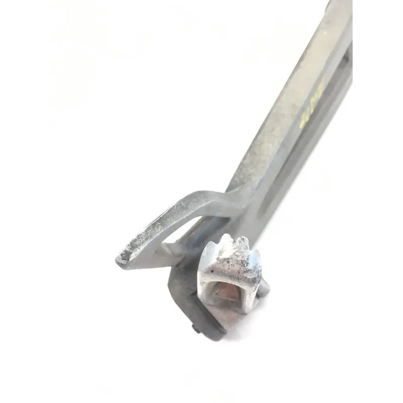 Platine et repose pieds arriere droit YAMAHA TDR 125 1993-1996