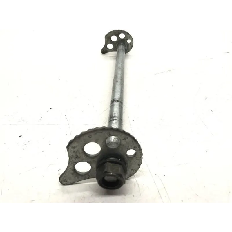 Axe de roue arriere YAMAHA TW 125 2002-2006