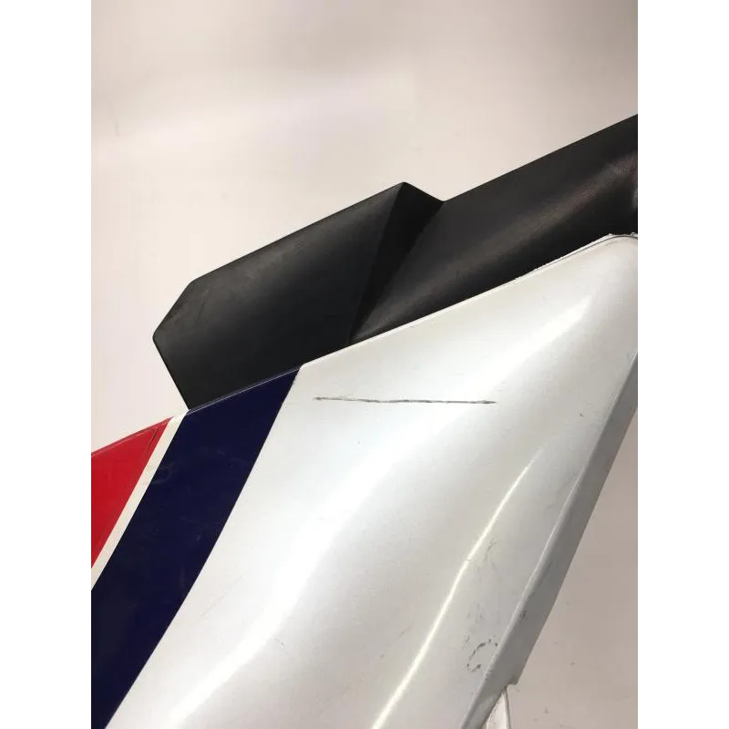 Cache carenage coque arriere gauche YAMAHA FZR 750 R 1988-1990