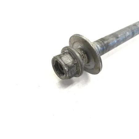 Axe de roue arriere YAMAHA TDM 850 1996-2001