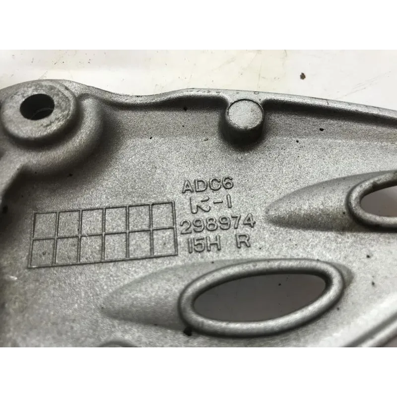 Platine avant droite SUZUKI GSXR 1300 2008-2017 HAYABUSA