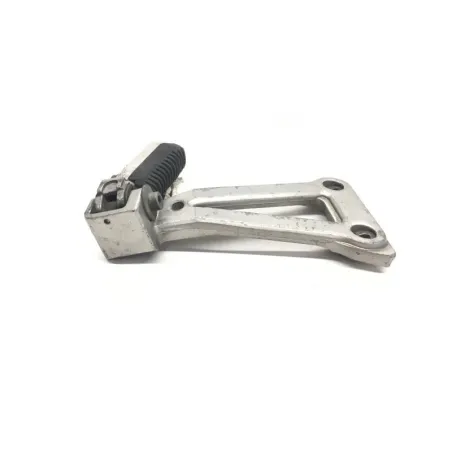 Platine et repose pieds arriere droit SUZUKI GSF 400 1991-1993 BANDIT