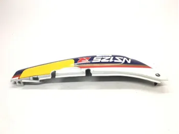 Cache carenage sous selle gauche HONDA NSR 125 1987-1988