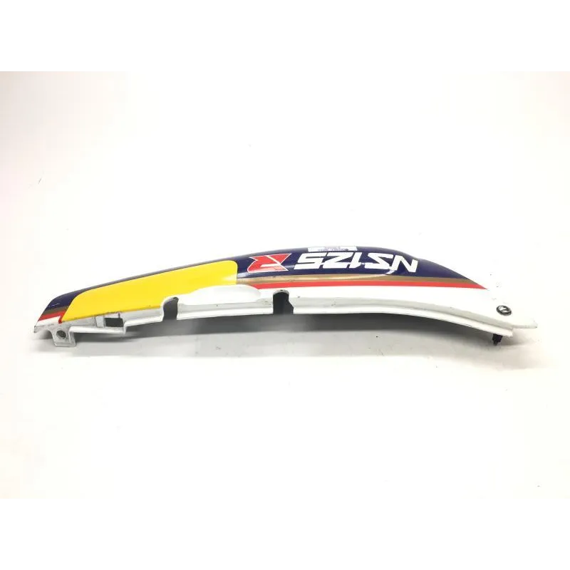 Cache carenage sous selle gauche HONDA NSR 125 1987-1988