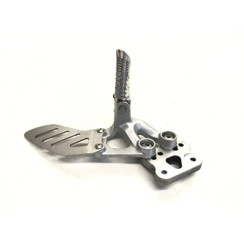Platine avant gauche SUZUKI GSXR 750 2008-2010