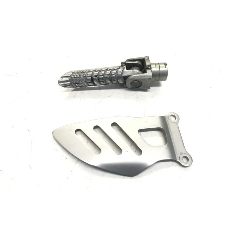 Repose pieds avant droit SUZUKI GSXR 750 2008-2010