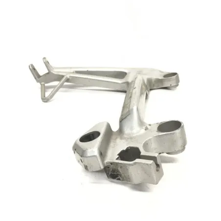 Platine arriere gauche HONDA VFR 800 FI 2000-2001