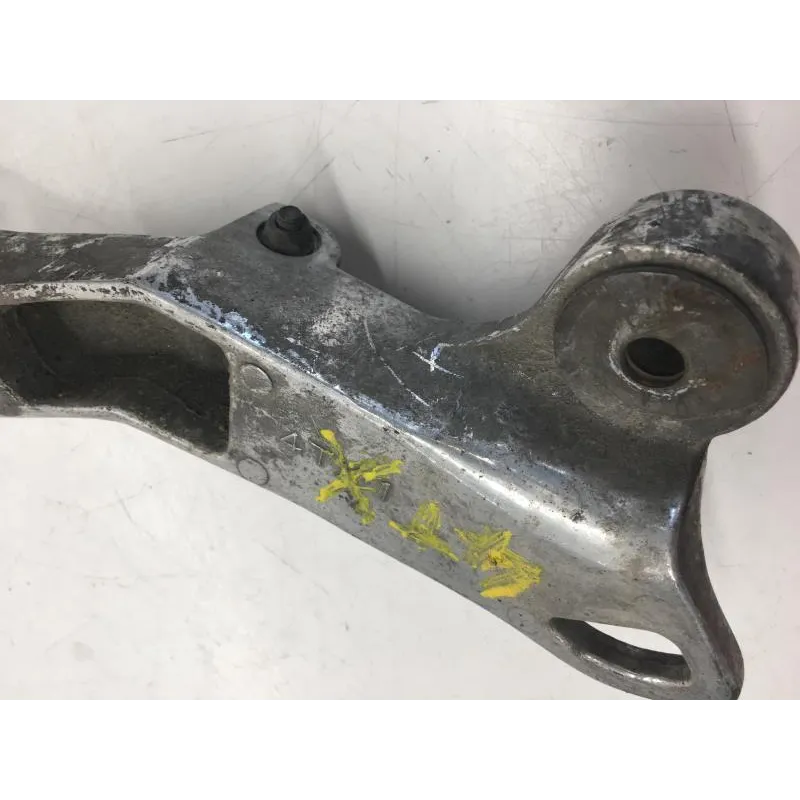 Platine et repose pieds arriere gauche YAMAHA TDM 850 1996-2001
